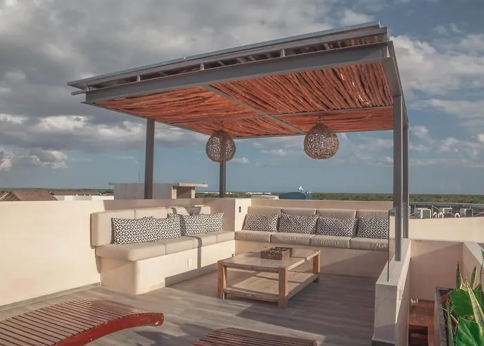 Stylish & Luxury Penthouse & Apartment, Private Pool, Private Hot Tub, Terrace And Roof At Jungle Apartment