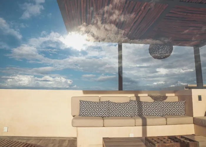 Stylish & Luxury Penthouse & Apartment, Private Pool, Private Hot Tub, Terrace And Roof At Jungle Apartment *