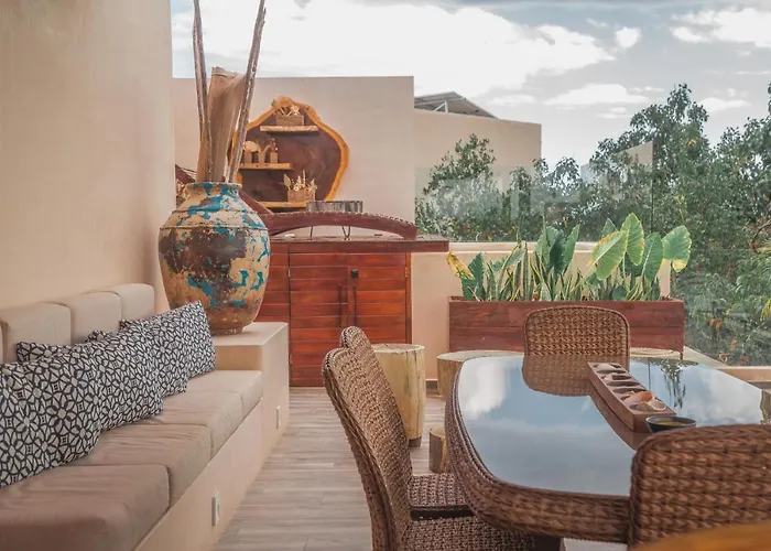 Stylish & Luxury Penthouse & Apartment, Private Pool, Private Hot Tub, Terrace And Roof At Jungle Apartment